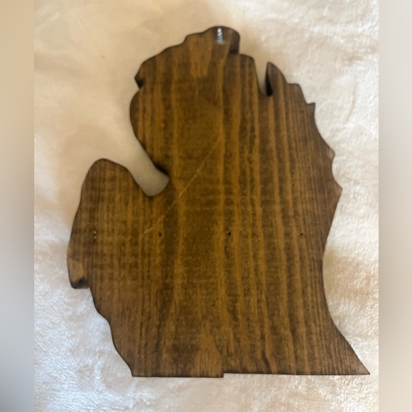 Handcrafted Stained Key Holder of Michigan. stained.4 hooks. Measures 9”x7”x3/4” - Picture 3 of 6